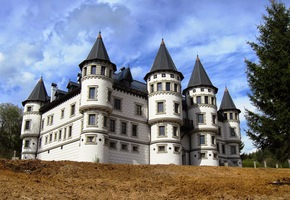 výplod milionářské fantasmagorie nad vsí Repiště