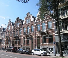 Ulicí místních zbohatlíků