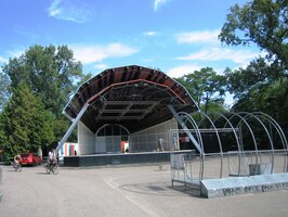 Mají tu letní scénu