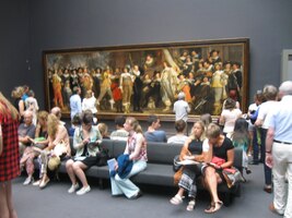 ale lidé se otáčejí stejně jinam