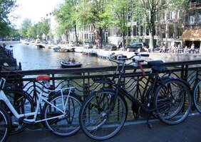 a také lodě na grachtech jsou jich plné