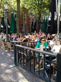 ČT 6.5. Po příletu míříme hned do ulic