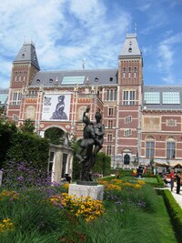 Pojďte se posadit na lavičku