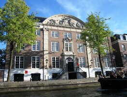 Zde má své velvyslanectví