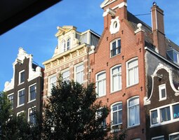 jsou měšťanské domy "hansovního" typu