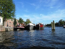 Zde přetínáme tok řeky Amstel