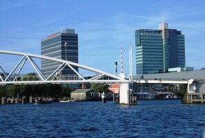 a kousek za tímto mostem