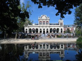 a krásnými pavilony