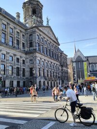 je to Královský palác na náměstí Dam