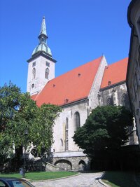 k hlavnímu městskému chrámu sv.Martina