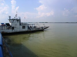 Dunajský ostrov končí ve vsi Vojka lodním přívozem