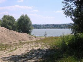 Je vedro a cesta je úmorná