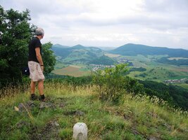 a vyhlídkový vrch Tilič nad vsí Hajnačka