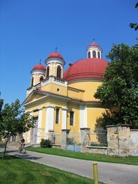 kolem ekumenistického kostela sv.Rozálie