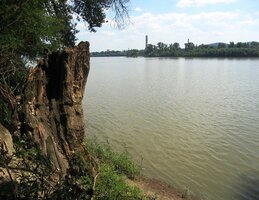 a marně hledáme stinná zákoutí