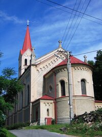 a tohle už je kostel v městečku Modrý Kameň