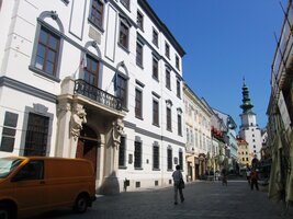 v Michalské ulici pod Michalskou branou