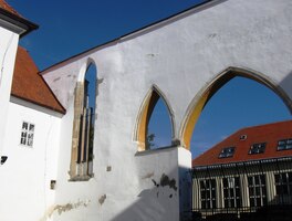 a v ambitech chodeb se čepuje víno