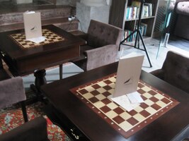 lze si tady zahrát šachy,