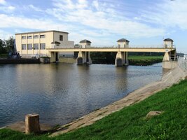 a k hlavnímu toku Dyje