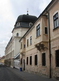 Na cestě zpět mě za univerzitou