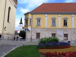 Z Františkánské ulice je to kousek k Městské věži