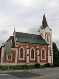 a kostelíka sv.Mikuláše spěchal na vlak,