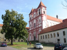 a jeho chrám imposantní