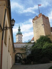 Toto je brána k Čestnému dvoru