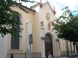 Kostel Nejsvětější trojice na Štefánikově třídě