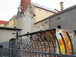 a zrekonstruovaný zámecký pivovar