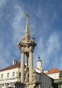 a pod morovým sloupem plánuji vycházku městem