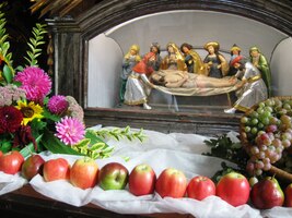 Zelenina a ovoce pod oltářem !