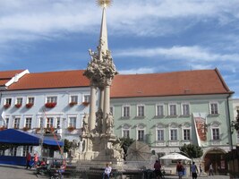 Ráno vycházím z domu, kde bydlím (ten zelený)