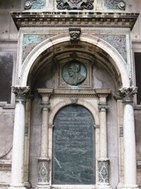 Aha, je to hřbitovní kaple