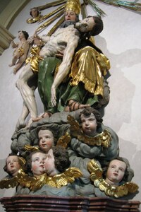 a i svatí jsou dnes veselejší