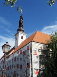 Stojím před poslední církevní stavbou -