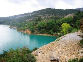 a její vody jsou bez nadsázky smaragdové