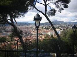 s mnoha parky, vyhlídkovými terasami