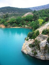 S místními barevnými horninami