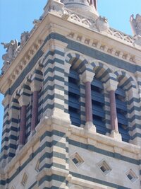 Je to stavba byzantinská až maurská,