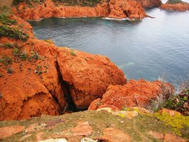 a nikoliv tuf nebo travertin jak tvrdili průvodci